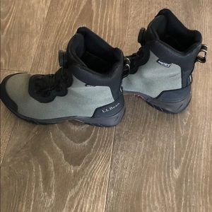 L.L. Bean snow boots new tighten laces